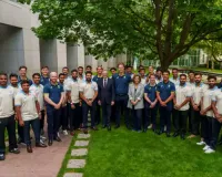 Indian cricket teams calls on Australian PM ahead of practice game in Canberra