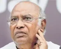 Kharge claims not allowed into reserved airport lounge, questions if toilet can be reserved for PM