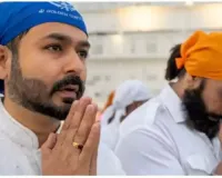 Ranveer Singh, director Aditya Dhar offer prayerS at Golden Temple