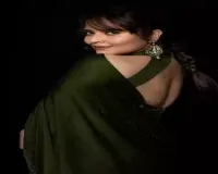 Pics: Anasuya @ 39, Rocks In Backless Saree