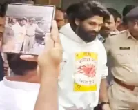 Allu Arjun Taken To Chikkadapalli Police Station