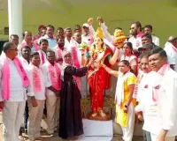 BRS protests against Congress govt over 'Telangana Thalli' statue design 