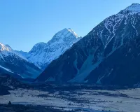 Three climbers from US and Canada are missing on New Zealand's highest peak