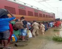 Flood fury overwhelms Villupuram in TN, Railway suspends ops as water level rises over danger mark