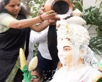 Telangana Talli Statue Sparks Controversy, Kavitha Performs Abhishekam