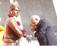 PM Modi pays homage to Swami Vivekananda