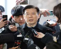 South Korea's acting leader accepts resignation of presidential security chief