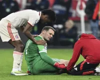 Bayern goalkeeper Manuel Neuer injures himself while celebrating a goal