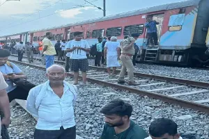 20 coaches of Sabarmati Express derail near Kanpur, no injuries reported