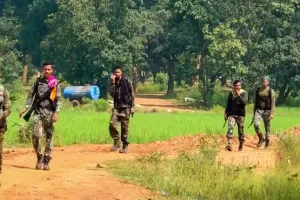 Encounter breaks out between security personnel and Naxalites in Chhattisgarh