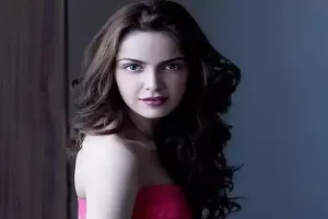 Orange Heroine Shazahn Padamsee Gets Engaged