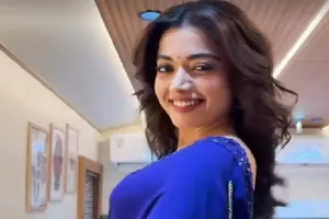 Rashmika Mandanna channels Srivalli vibes in stunning saree