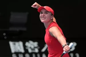 Elina Svitolina rallies to reach the Australian Open quarterfinals for third time