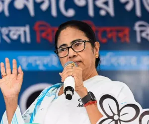 BSF allowing infiltrators to enter India, idea is to destabilise Bengal, alleges Mamata