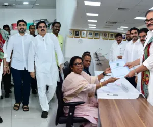 Nagababu files nomination for MLC elections